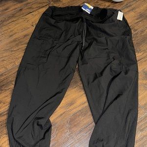 black cargo active joggers